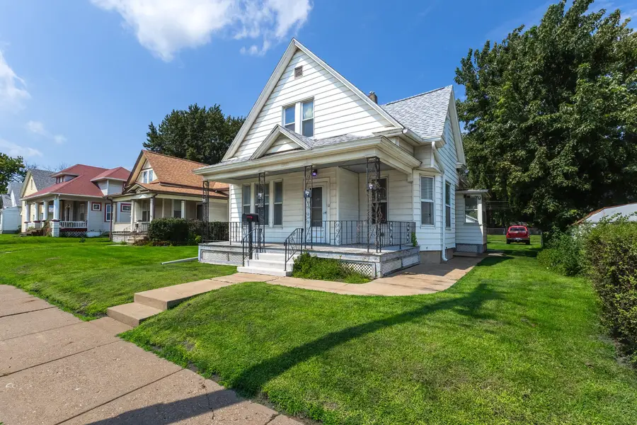 2112 Rockingham Road, Davenport, IA 52802 - #3