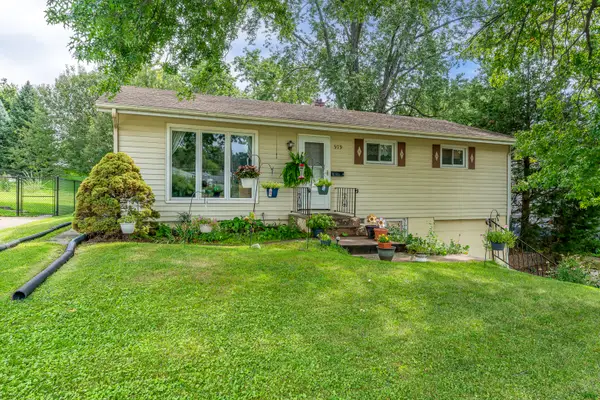 979 N Lincoln Avenue, Davenport, IA 52804