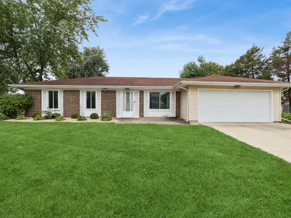154 Stonehurst Drive, Elgin, IL 60120