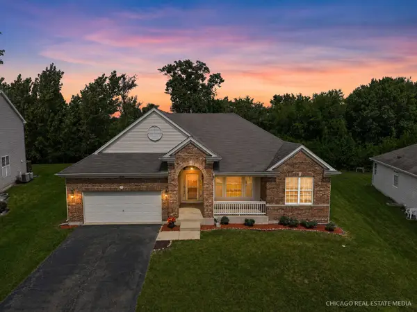 1255 Waterfront Lane, Pingree Grove, IL 60140