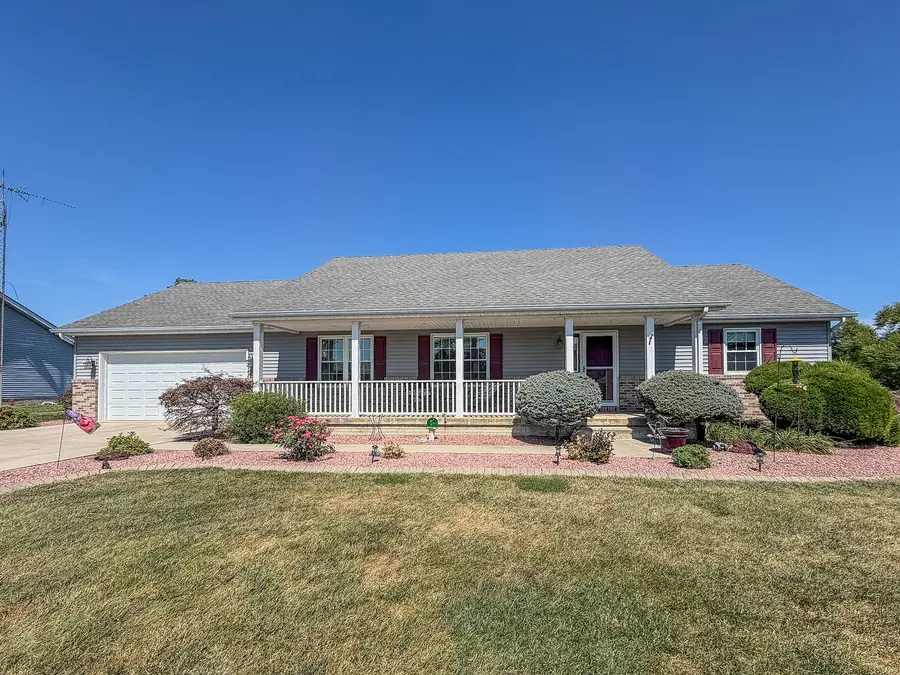 2309 E Lakeview Drive, Casey, IL 62420 - #3