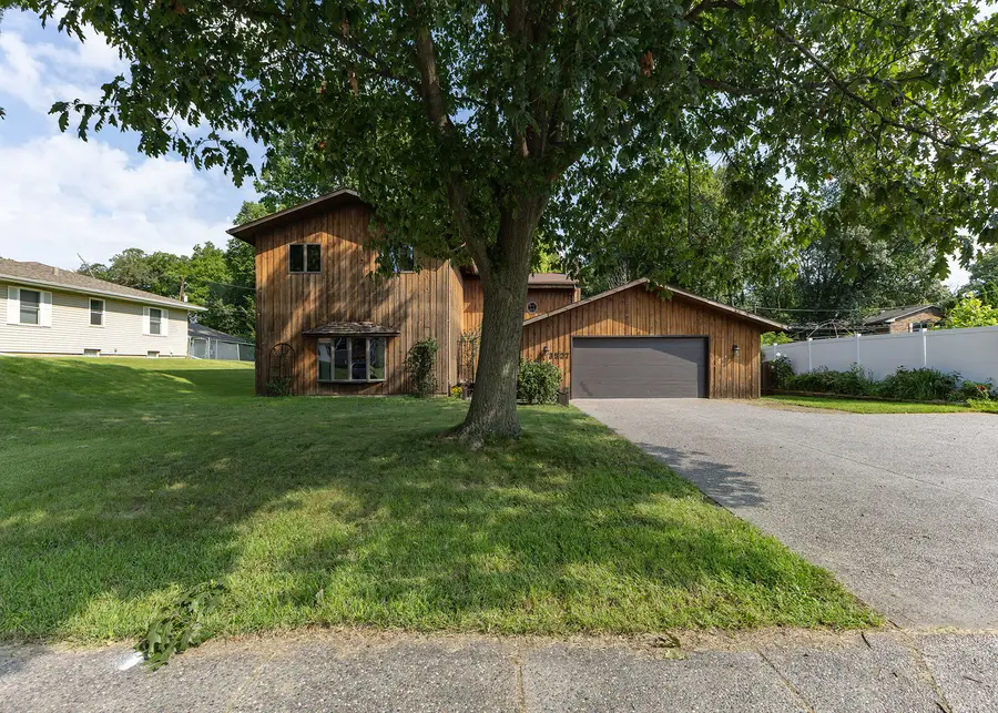 3527 12th Avenue, Moline, IL 61265 - #2