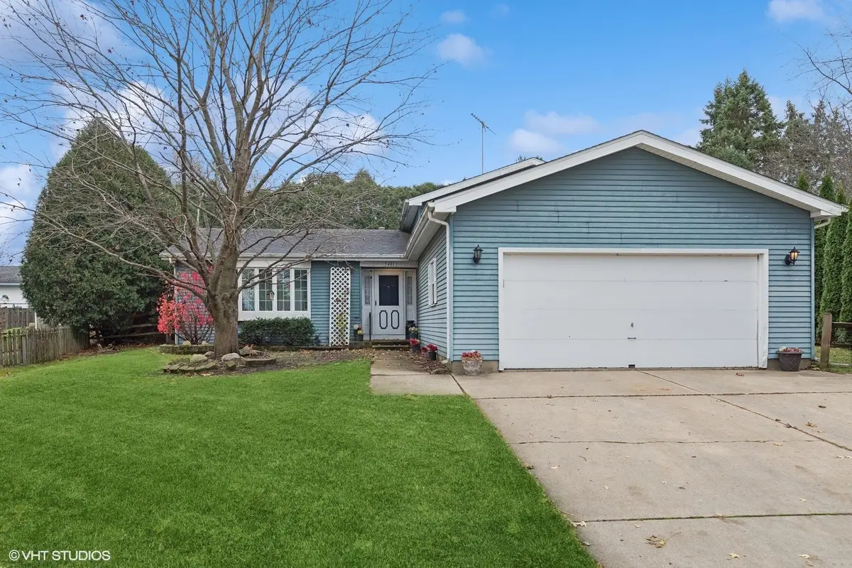 5401 W Chasefield Circle, McHenry, IL 60050 - #1