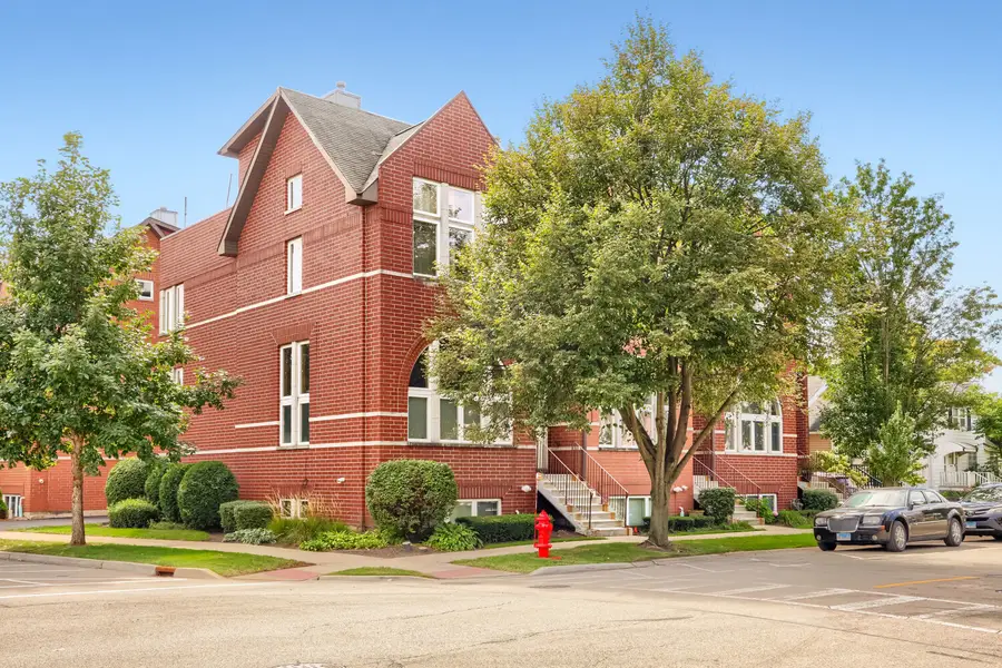 1127 E Prairie Avenue, Des Plaines, IL 60016 - #3