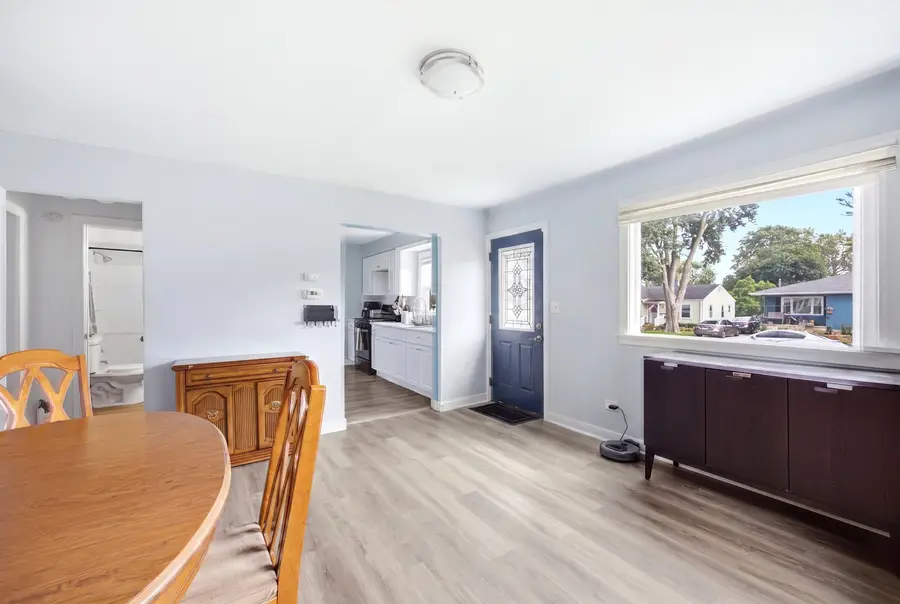 684 Cooper Avenue, Elgin, IL 60120 - #3