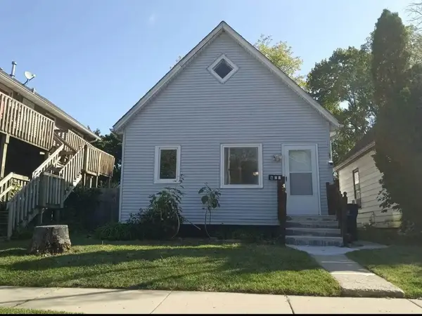 621 N Ash Street, Waukegan, IL 60085
