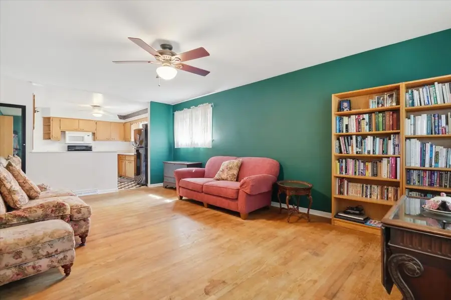 271 Dalton Avenue, Mundelein, IL 60060 - #2