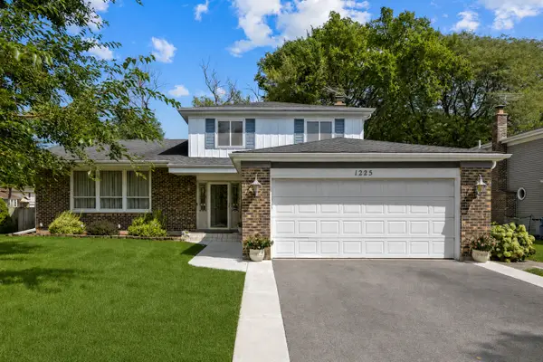 1225 N Basswood Lane, Mount Prospect, IL 60056