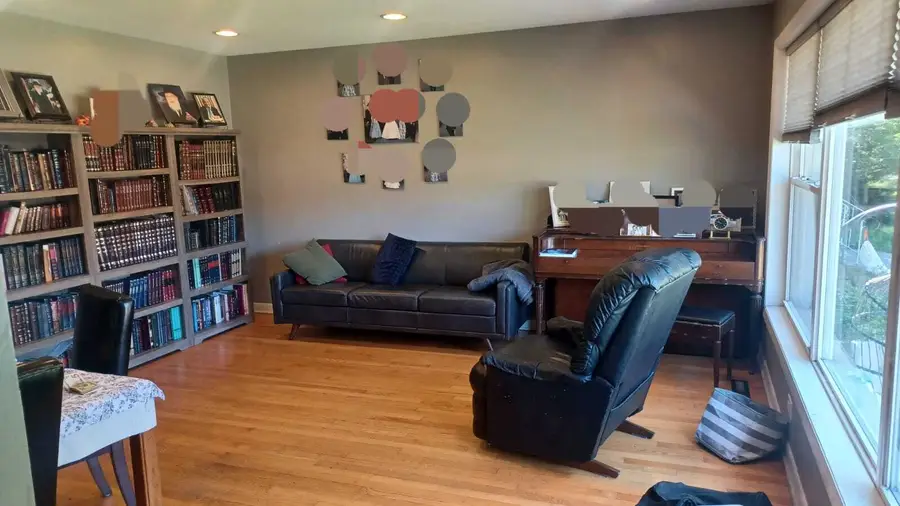 2801 W Coyle Avenue, Chicago, IL 60645 - #2