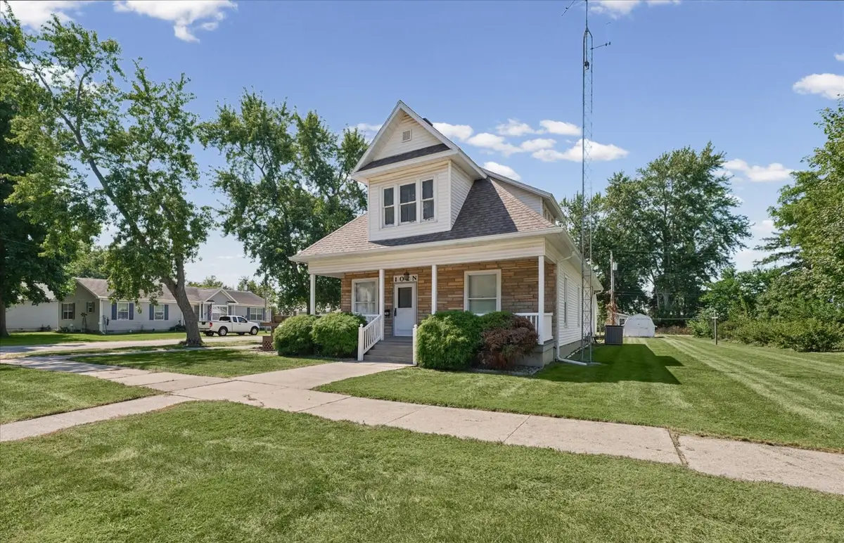 102 N Walnut Street, Villa Grove, IL 61956 - #1