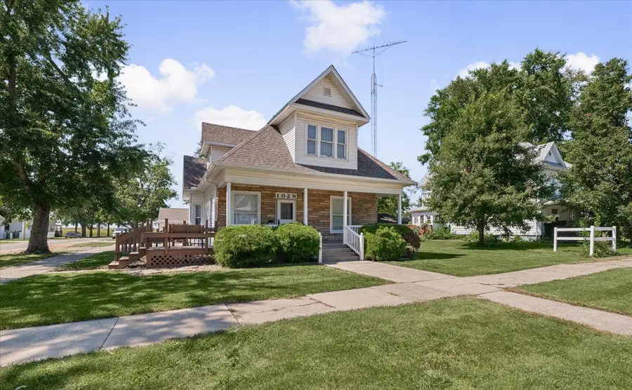 102 N Walnut Street, Villa Grove, IL 61956 - #3