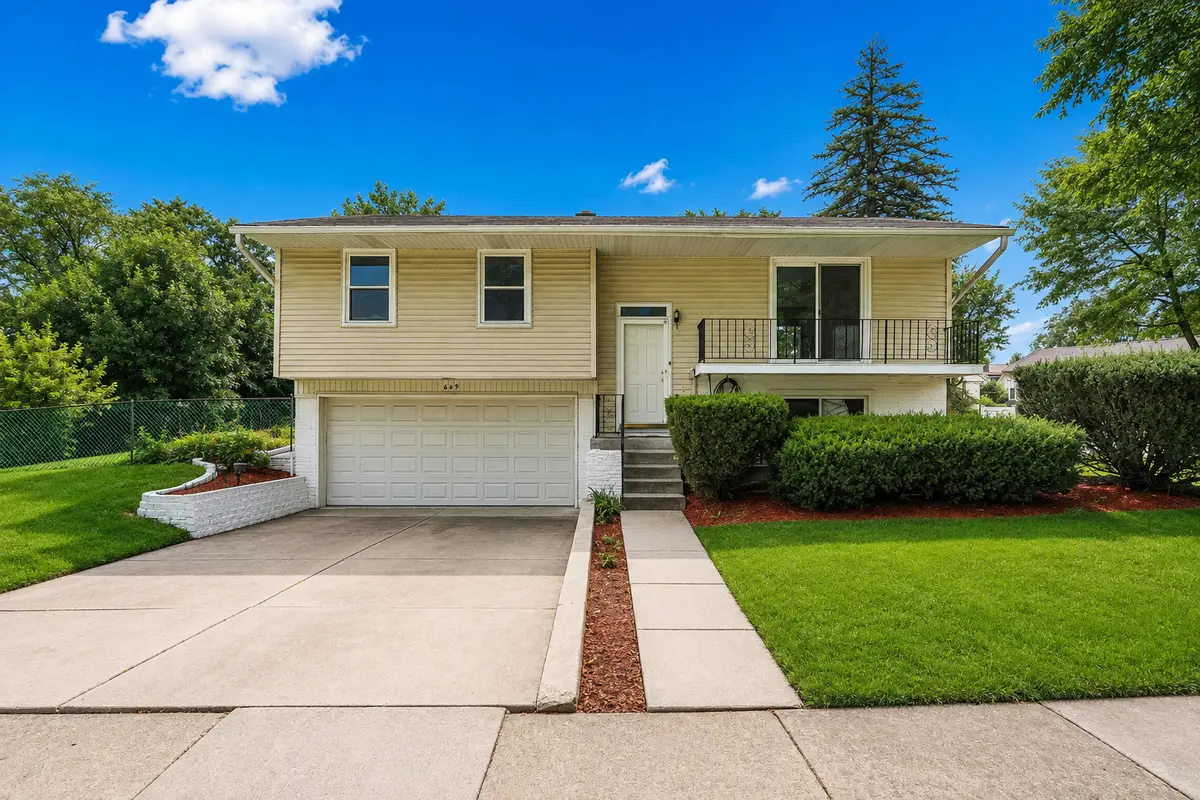 669 White Pine Road, Buffalo Grove, IL 60089 - #1