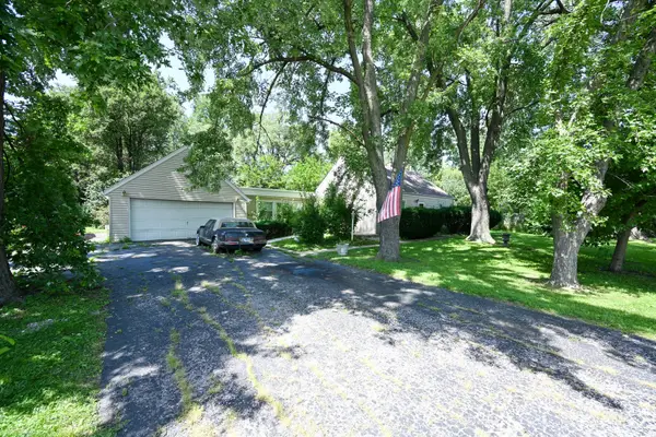 424 N Poplar Avenue, Wood Dale, IL 60191