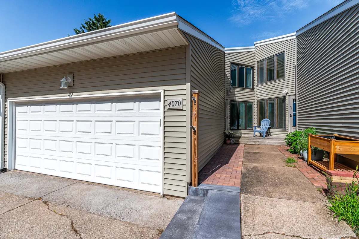 4070 Prairie Lane, Bettendorf, IA 52722 - #1
