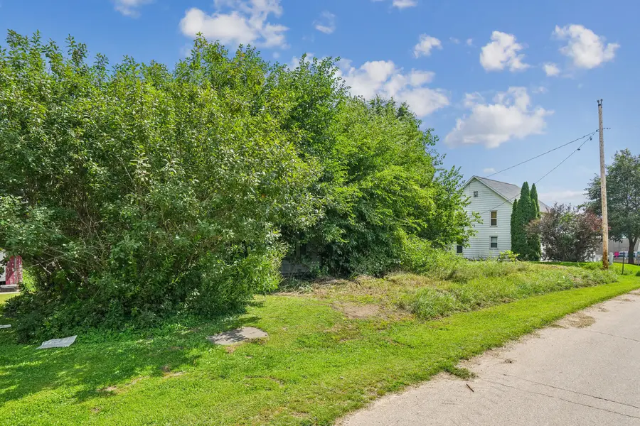 1143 432nd Avenue, Clinton, IA 52732 - #3