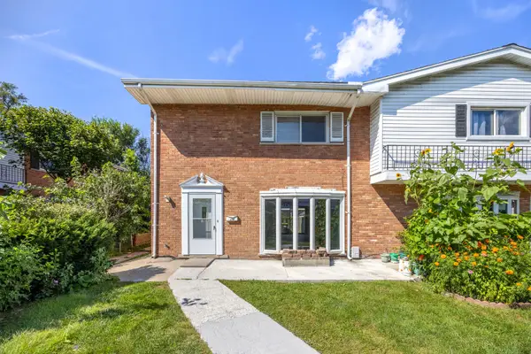 8812 Dee Road #A, Des Plaines, IL 60016