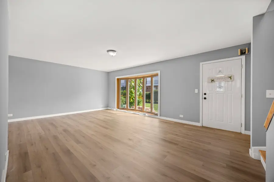 8812 Dee Road #A, Des Plaines, IL 60016 - #3