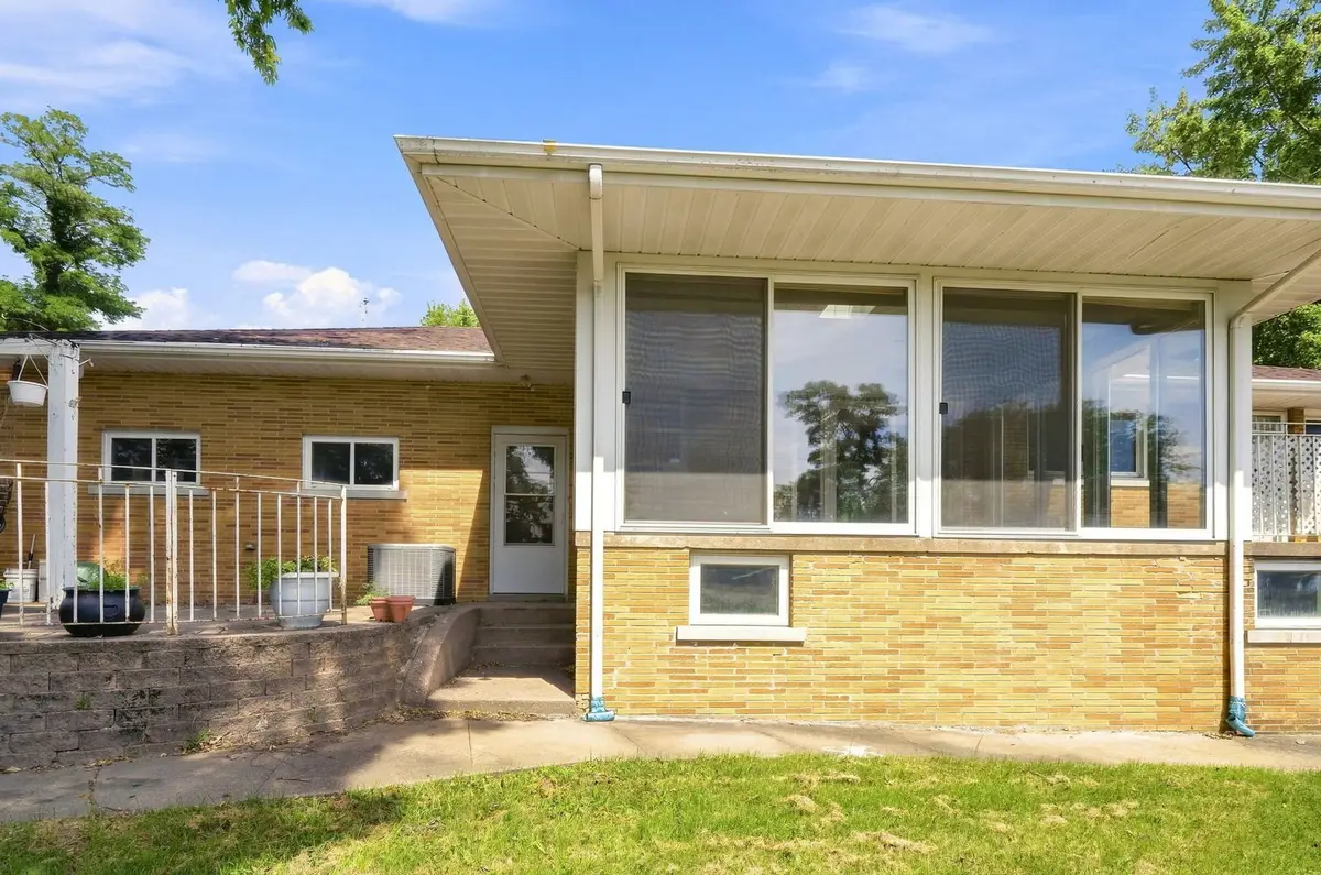 610 Climer Street, Muscatine, IA 52761 - #1
