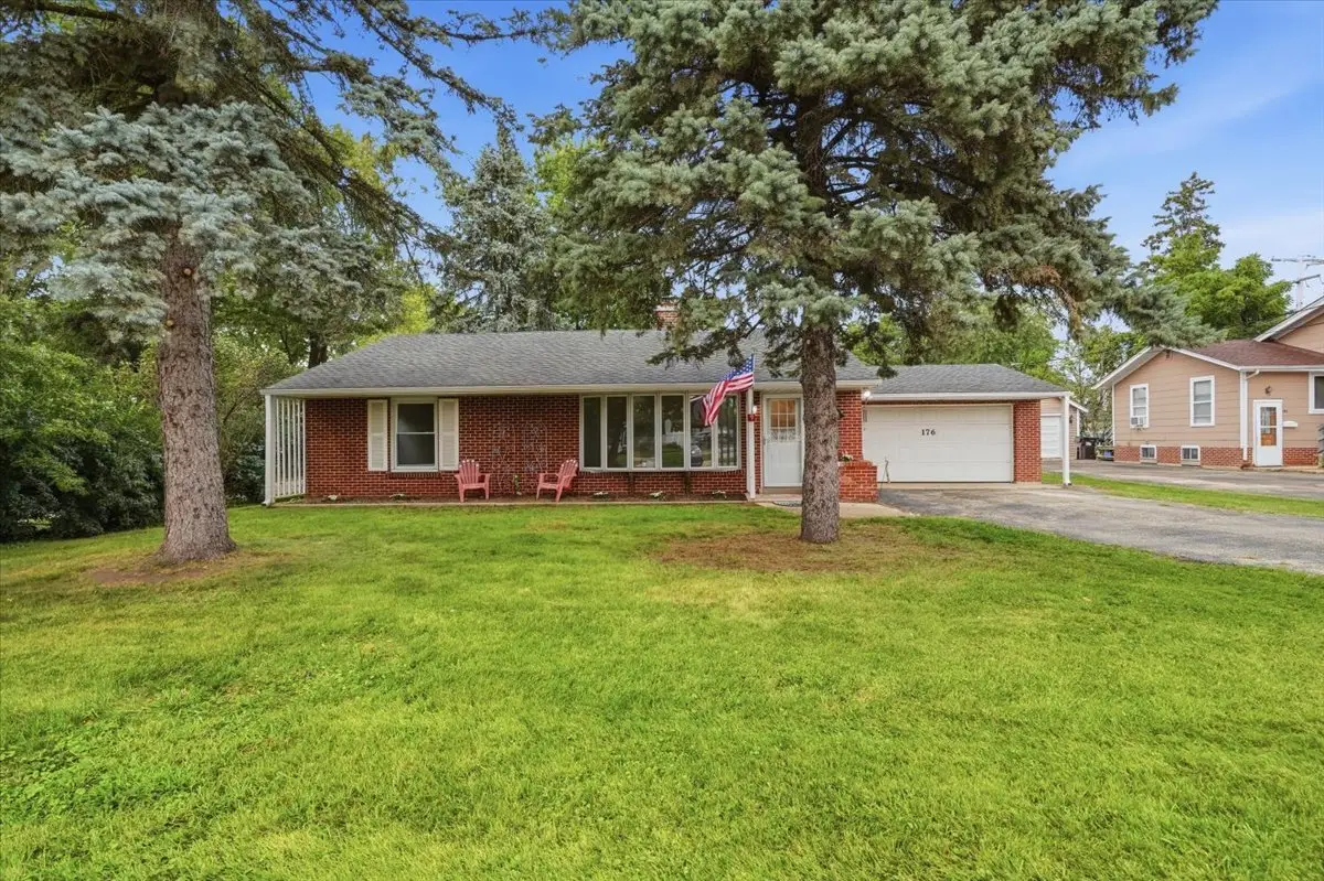 176 Lakeshore Drive, Crystal Lake, IL 60014 - #1