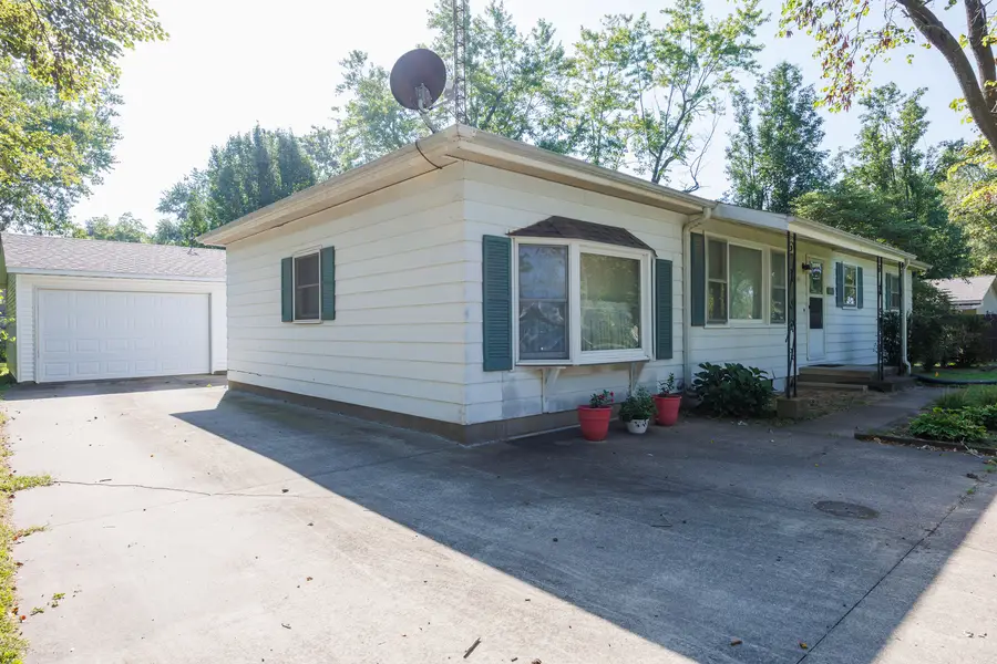 421 Geary Street, Centralia, IL 62801 - #3