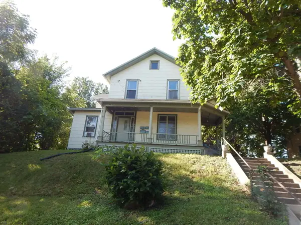 421 E 7th Street, Davenport, IA 52803