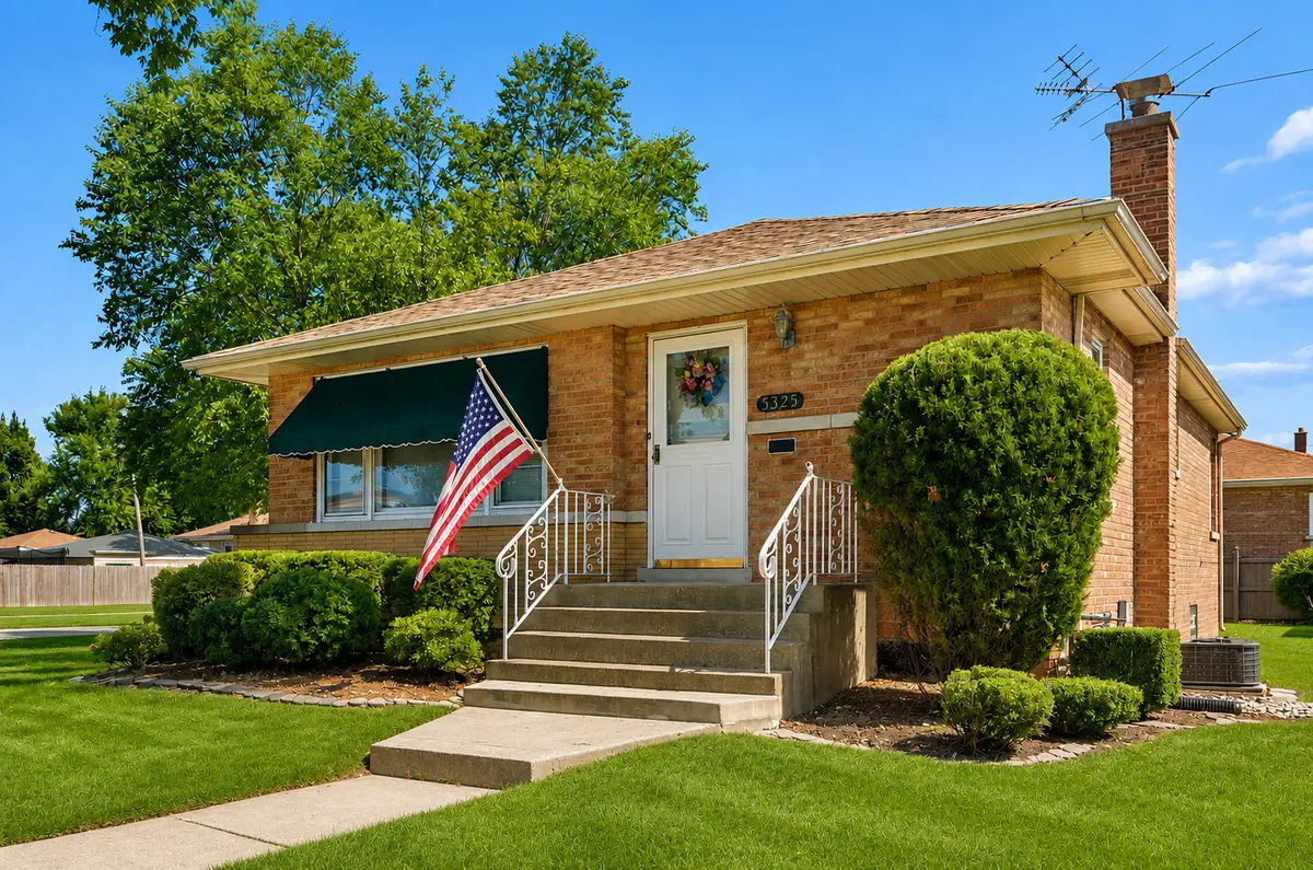 5325 Oak Center Drive, Oak Lawn, IL 60453 - #1