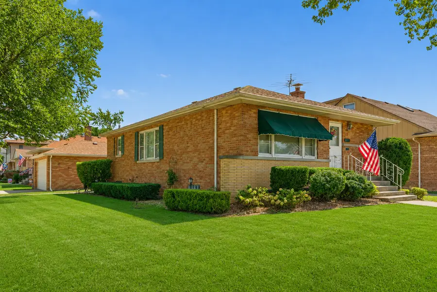 5325 Oak Center Drive, Oak Lawn, IL 60453 - #2
