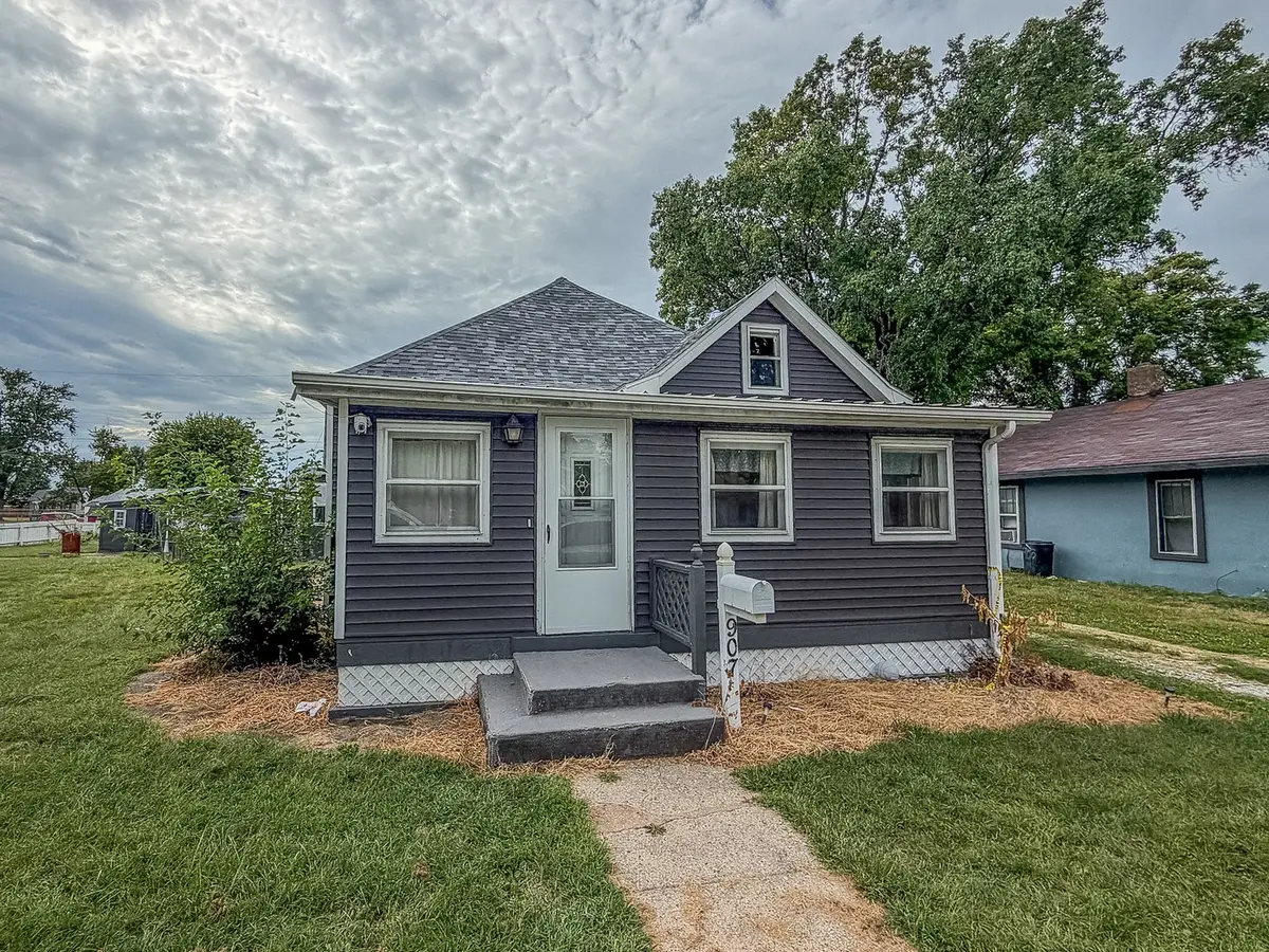 907 Central Avenue, Tilton, IL 61833 - #1