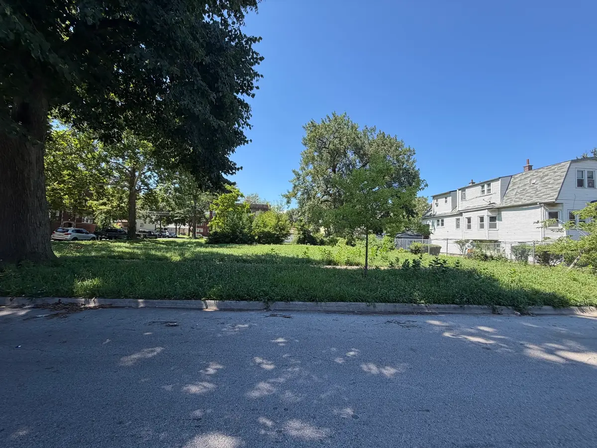 8054 S Muskegon Avenue, Chicago, IL 60617 - #1