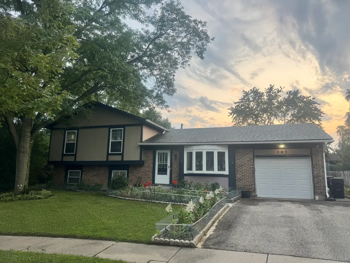 795 Apache Court, Lake Zurich, IL 60047 - #1