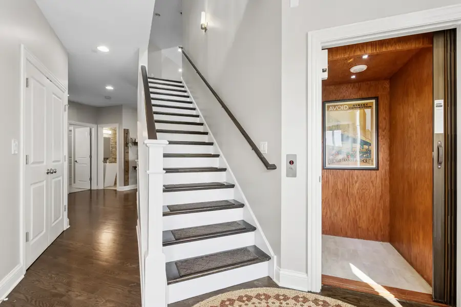 19108 W Lake View Avenue, Mundelein, IL 60060 - #2