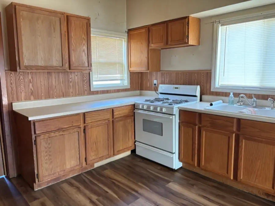 512 S Shabbona Street, Streator, IL 61364 - #3
