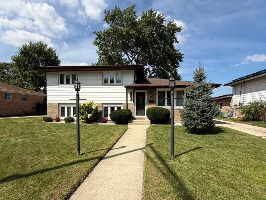 6534 107th Street, Chicago Ridge, IL 60415 - #2