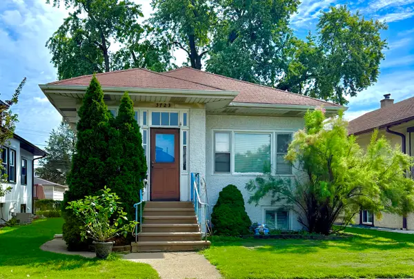3723 Clinton Avenue, Berwyn, IL 60402