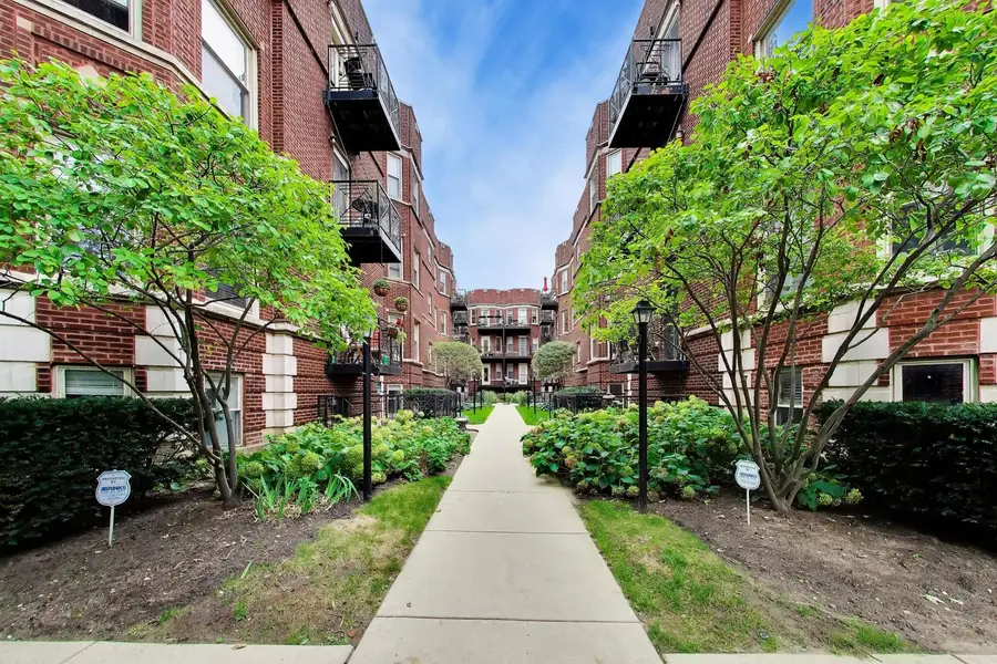 1340 W Greenleaf Avenue #3G, Chicago, IL 60626 - #2