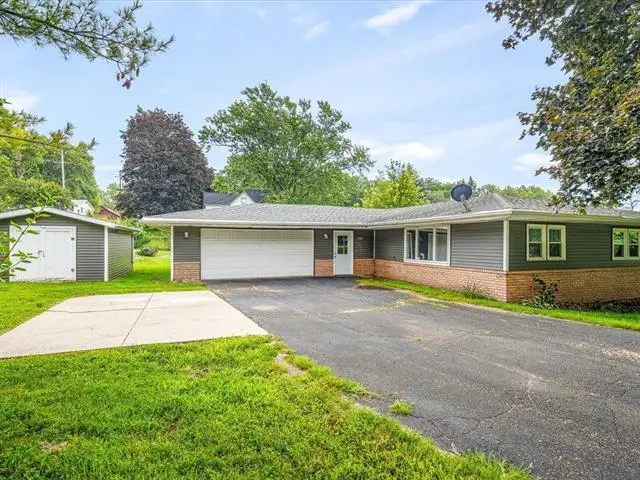 1905 S Walnut Road, Freeport, IL 61032 - #2