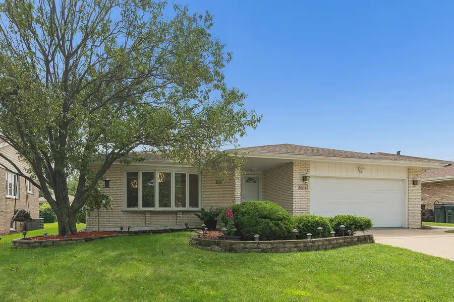 6619 Courtney Drive, Oak Forest, IL 60452 - #2