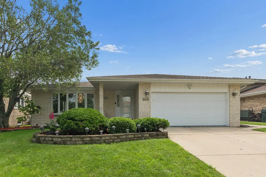 6619 Courtney Drive, Oak Forest, IL 60452 - #3
