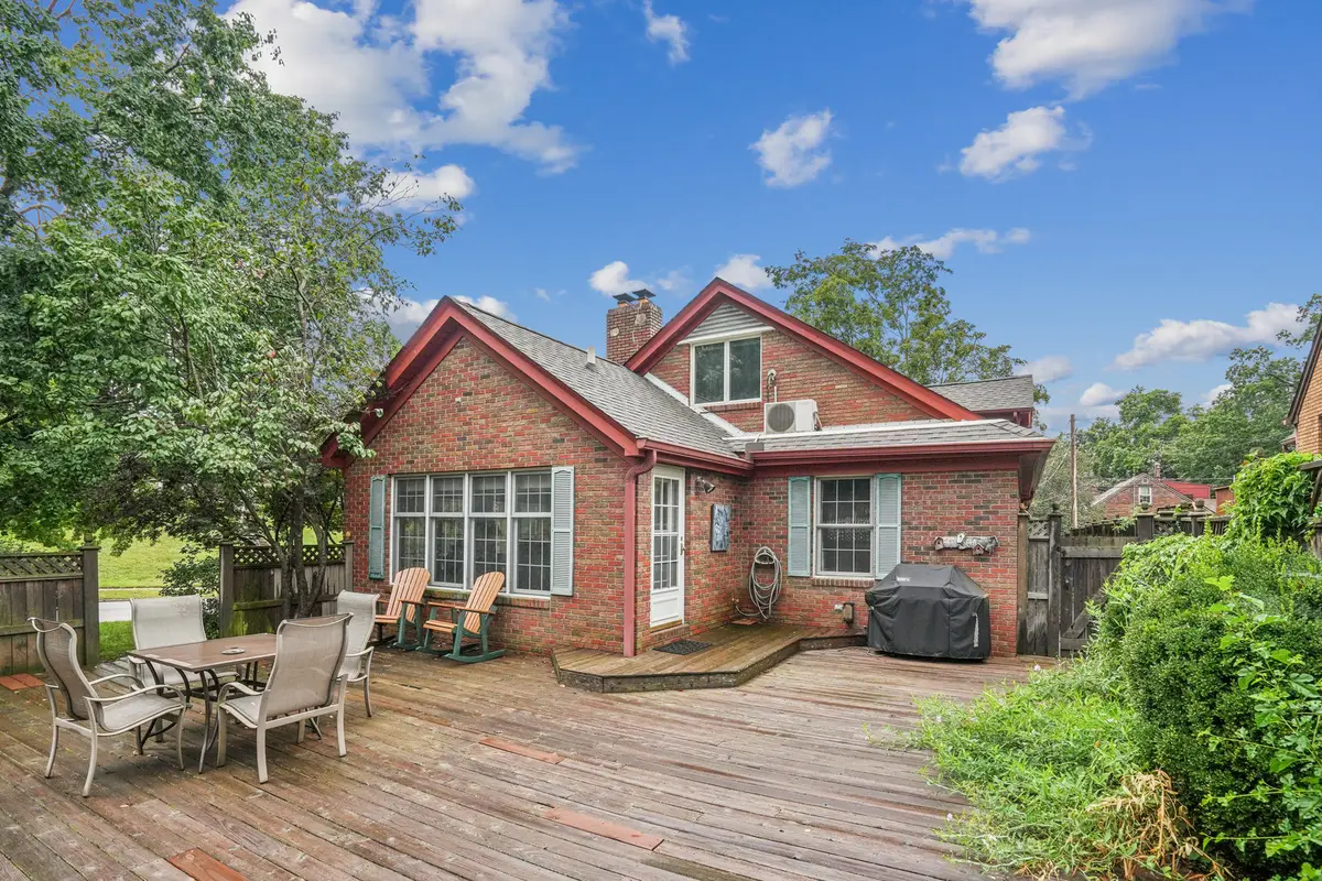 806 W Rusholme Street, Davenport, IA 52804 - #1