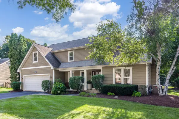 841 Buttonwood Circle, Naperville, IL 60540
