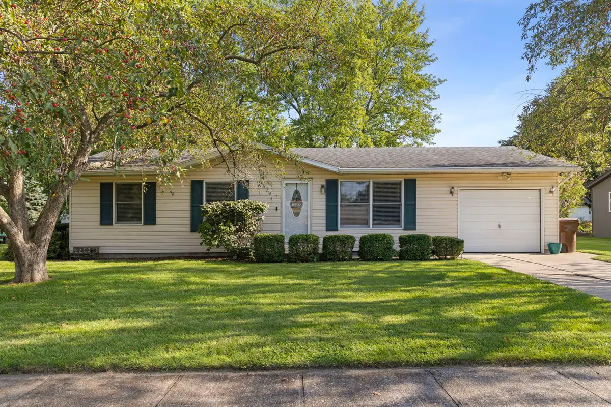 476 E 3rd Street, Herscher, IL 60941 - #1
