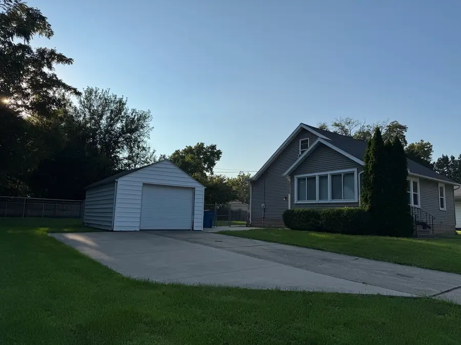 708 Henry Street, Peru, IL 61354 - #3