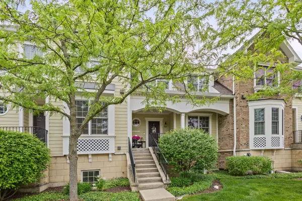 1907 Lynn Circle, Libertyville, IL 60048