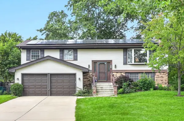 215 Edgebrook Drive, Bloomingdale, IL 60108