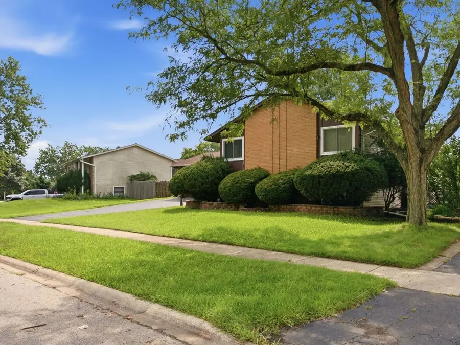 607 N Ashbury Avenue, Bolingbrook, IL 60440 - #2