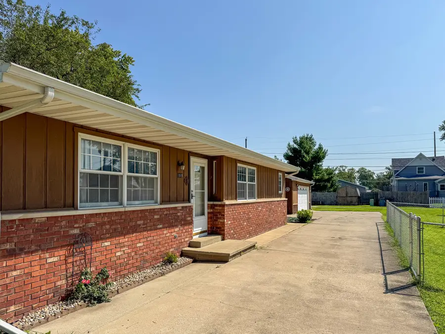 1919 S Jefferson Street, Tilton, IL 61833 - #3