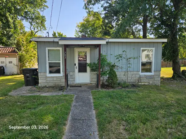 703 N James Street, Carbondale, IL 62901