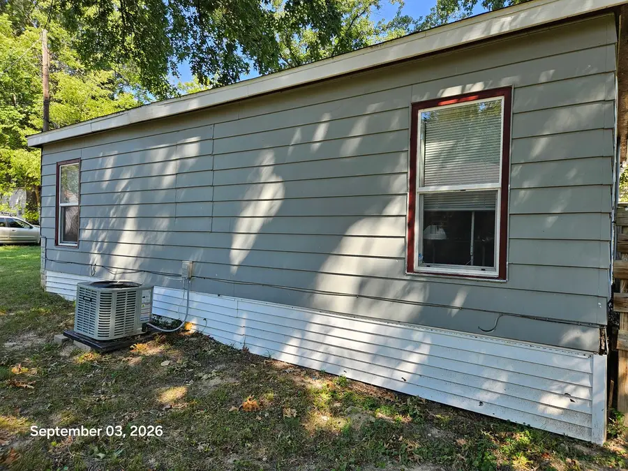 703 N James Street, Carbondale, IL 62901 - #3