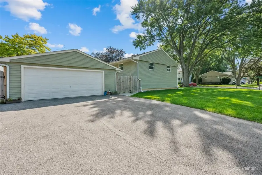 1132 Queen Anne Street, Woodstock, IL 60098 - #2
