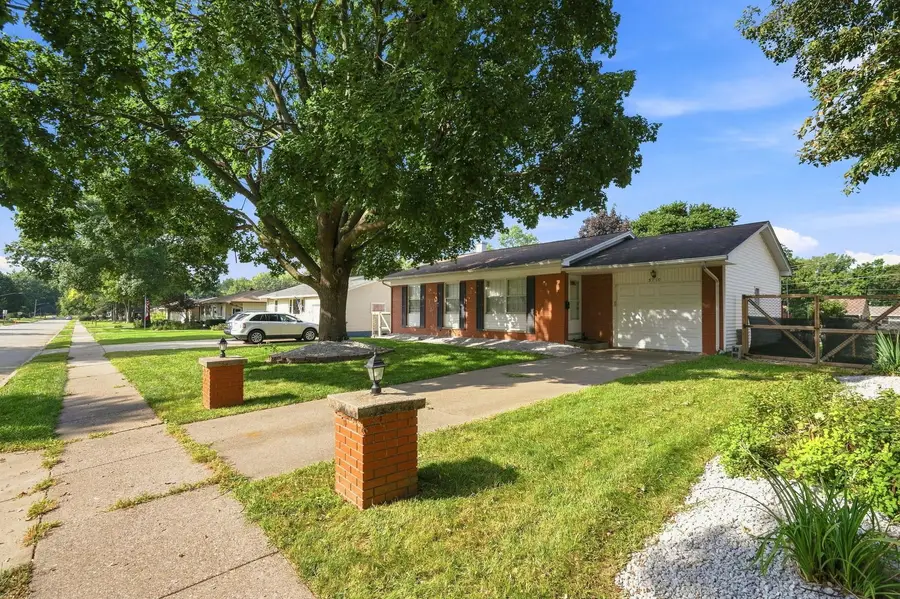 3710 N Pine Street, Davenport, IA 52806 - #2